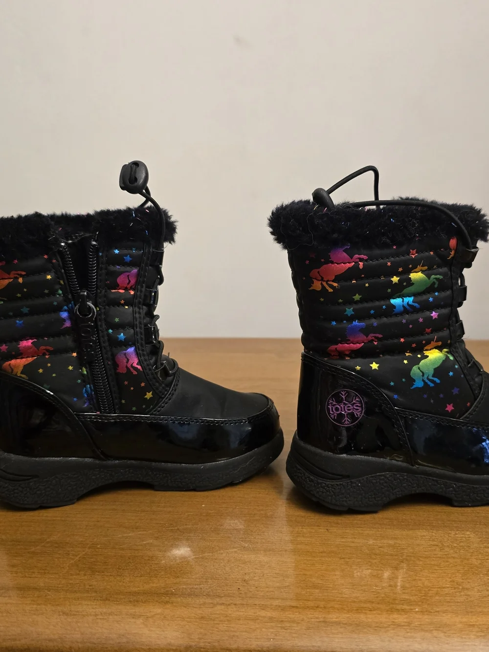 Girls rainbow unicorn winter snow boots size 9